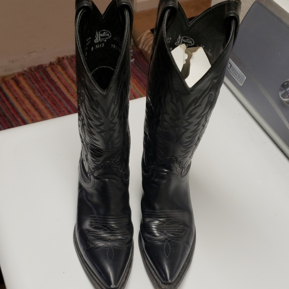 Justin black leather cowboy boots